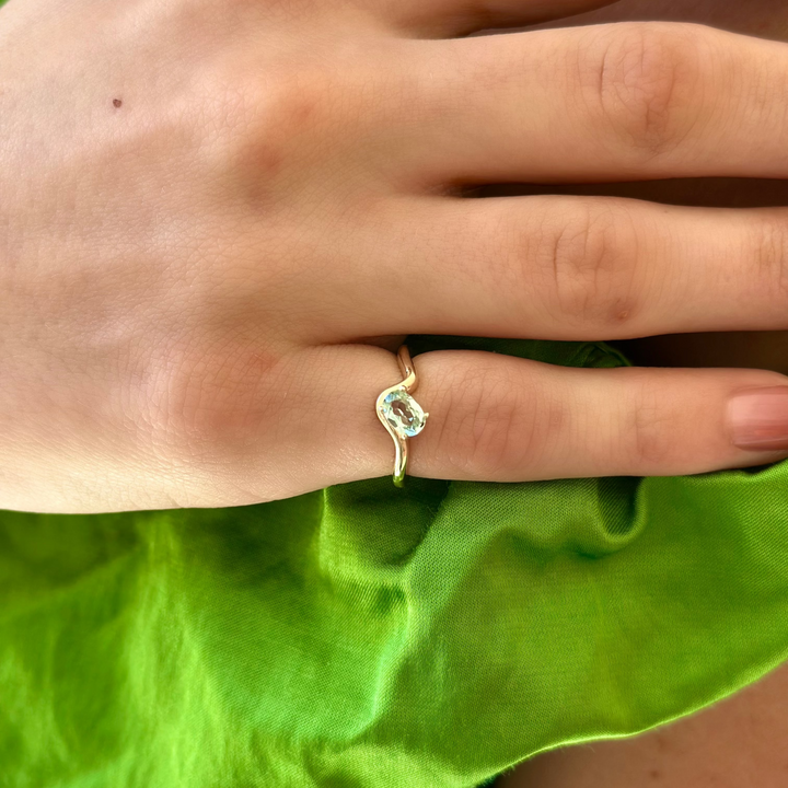 10K Curved Oval Green Sapphire Pinky Ring