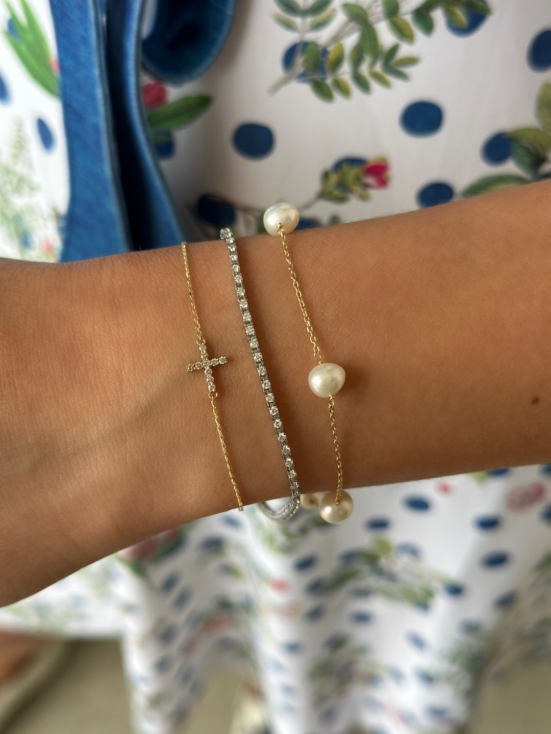 14K 1/10 CTW Natural Diamond Sideways Cross Bracelet
