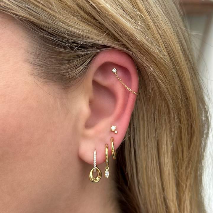 Bezel Chain Stud