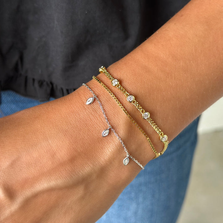 Bezel Curb Link Station Bracelet