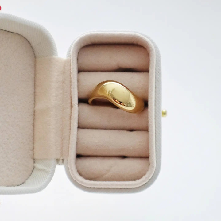 Curved Ring