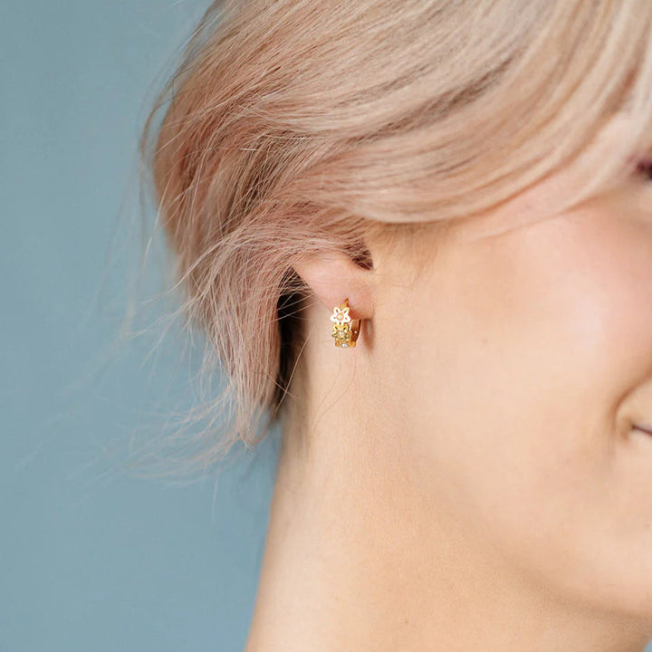 Daisy Huggie Hoops