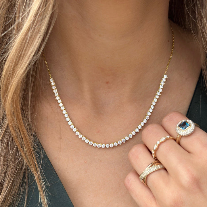 Elegance Point Necklace