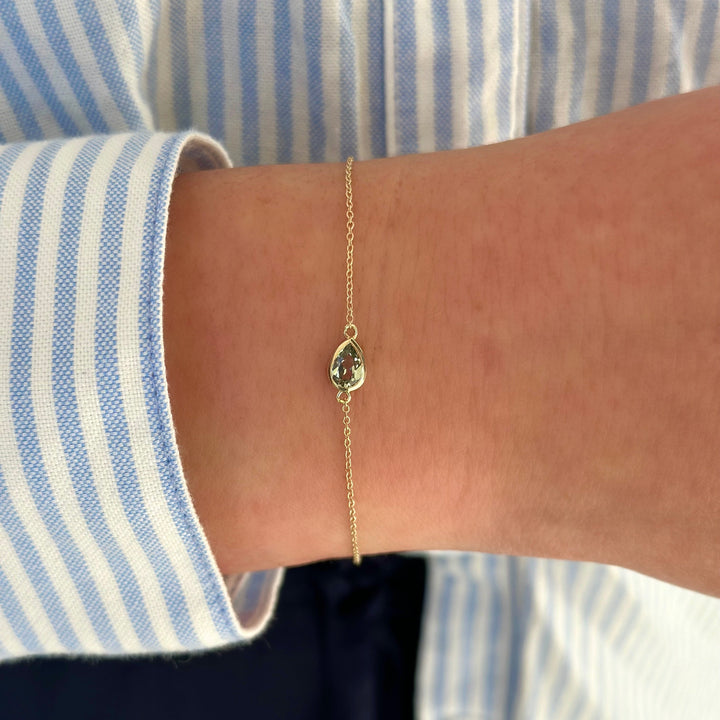 10K Pear-Cut Green Sapphire Bezel Bracelet
