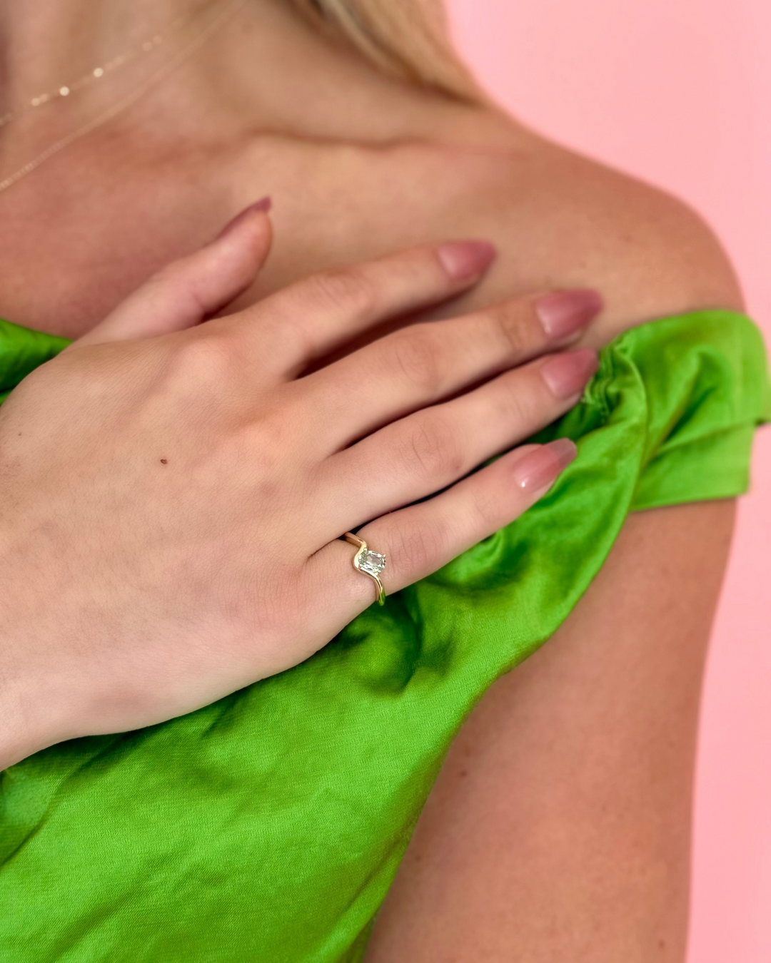10K Curved Oval Green Sapphire Pinky Ring