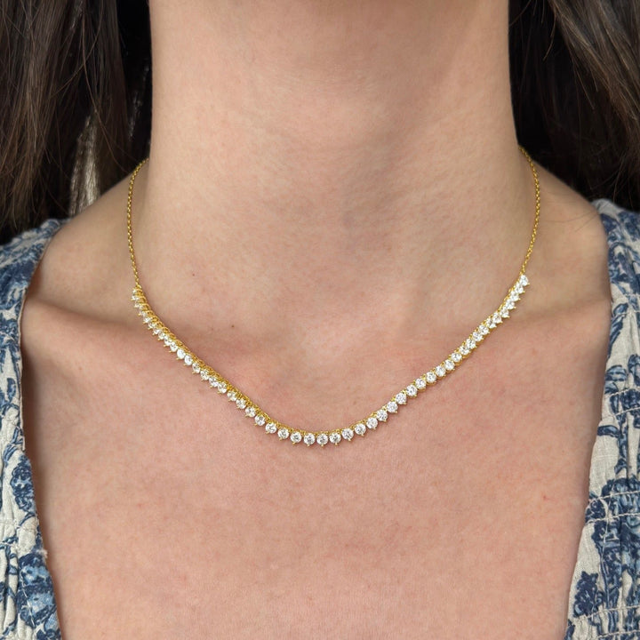 Elegance Point Necklace