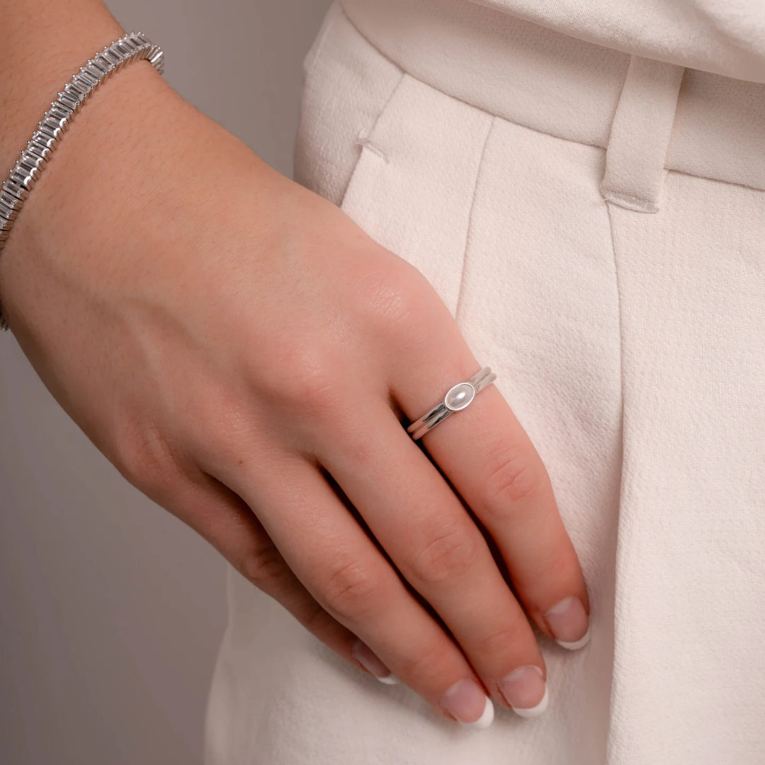 Oval Pearl Bezel Ring
