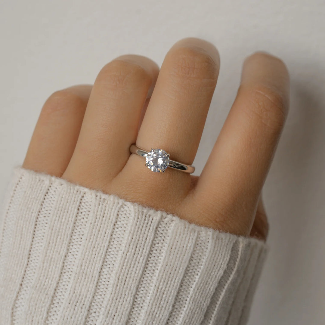 Round Solitaire Travel Ring