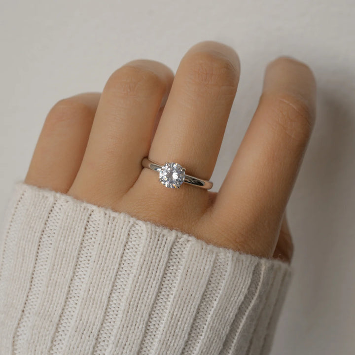 Round Solitaire Travel Ring