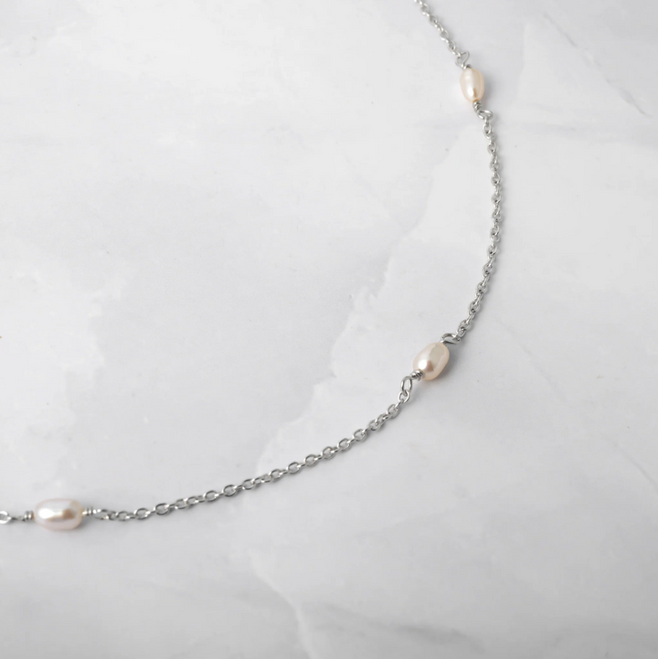 Dainty Beaded Pearl Necklace