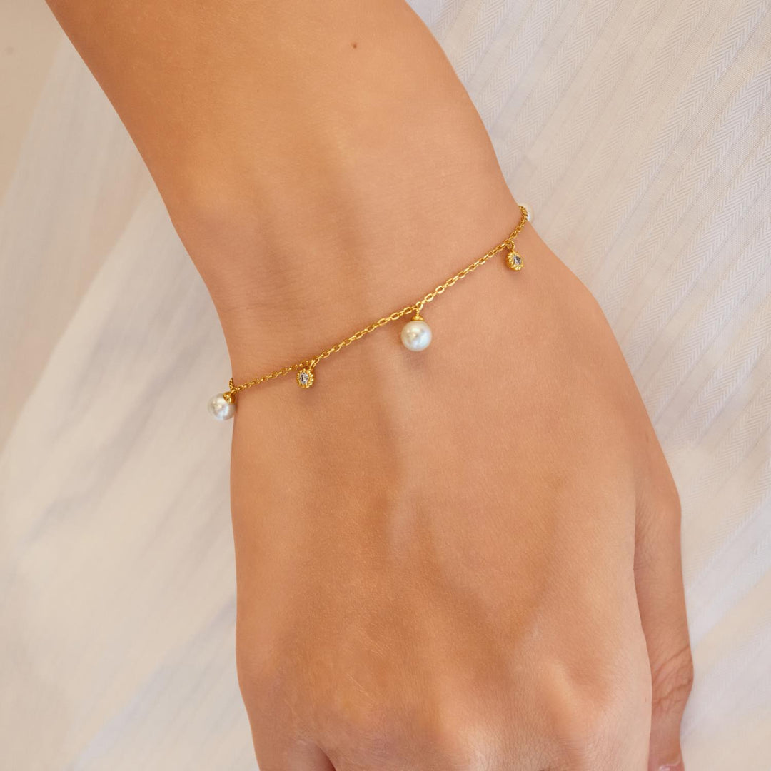 Shell Pearl &amp; Sparkle Drop Station Bracelet