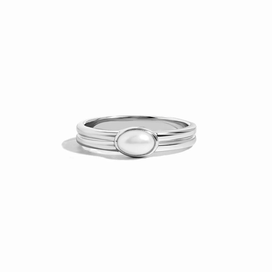 Oval Pearl Bezel Ring