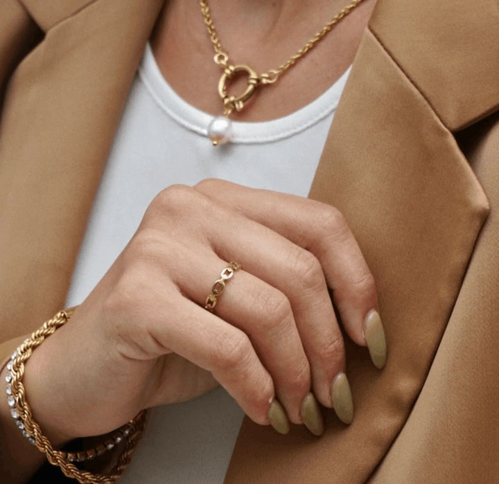 Dainty Chain Ring