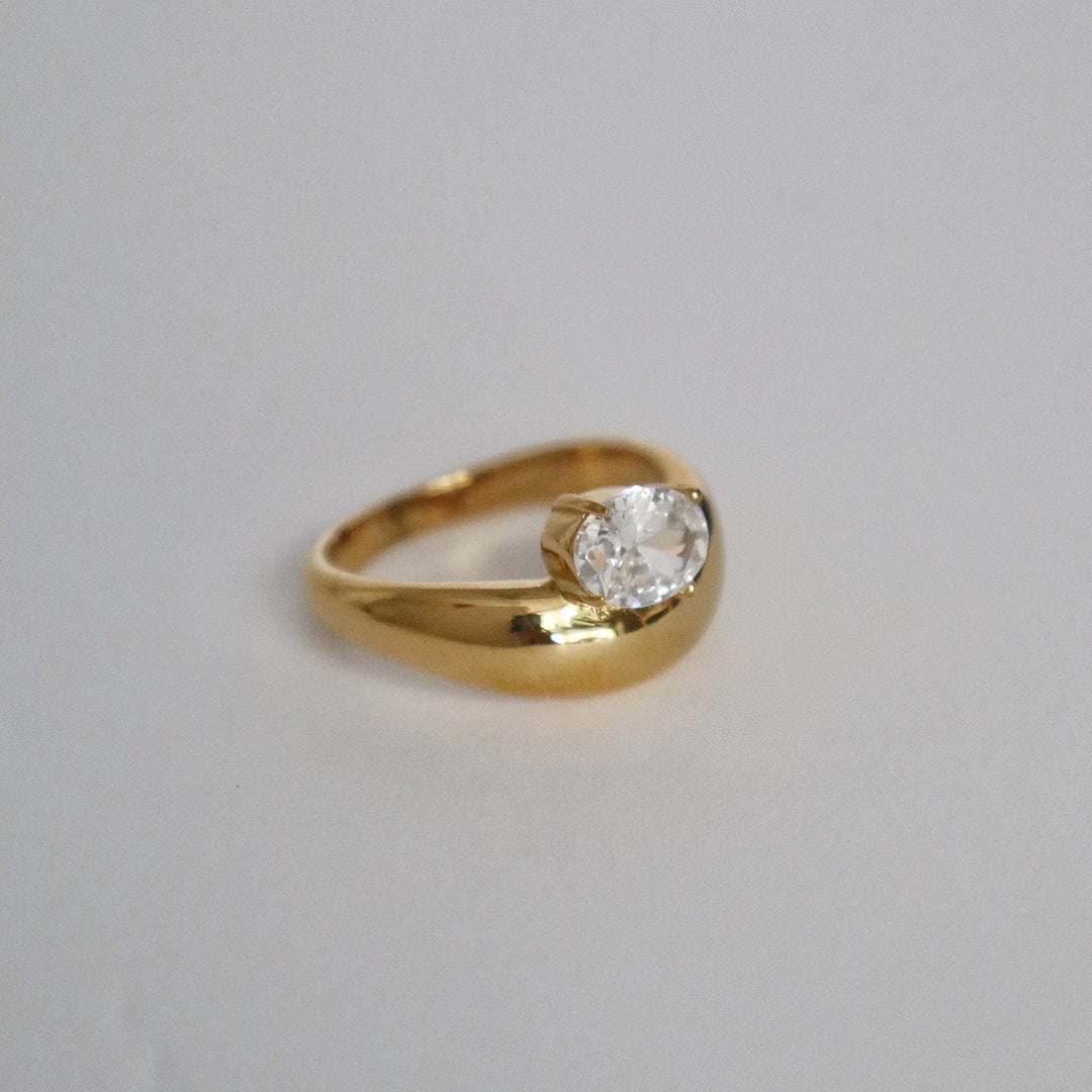 Curve CZ Ring