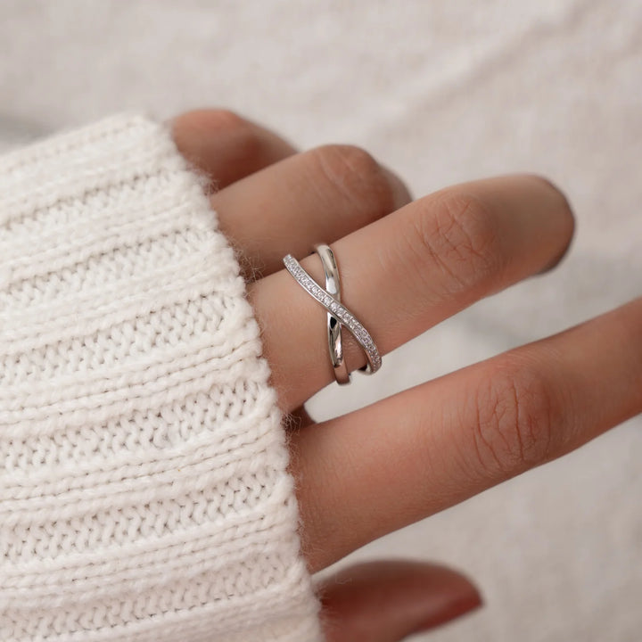 Criss-Cross Ring