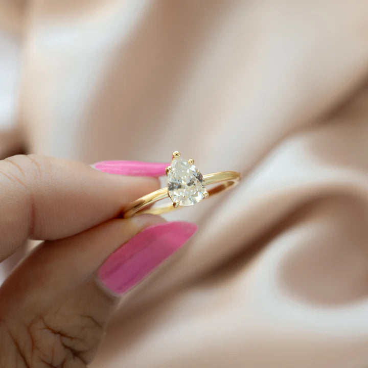 Pear Solitaire Travel Ring