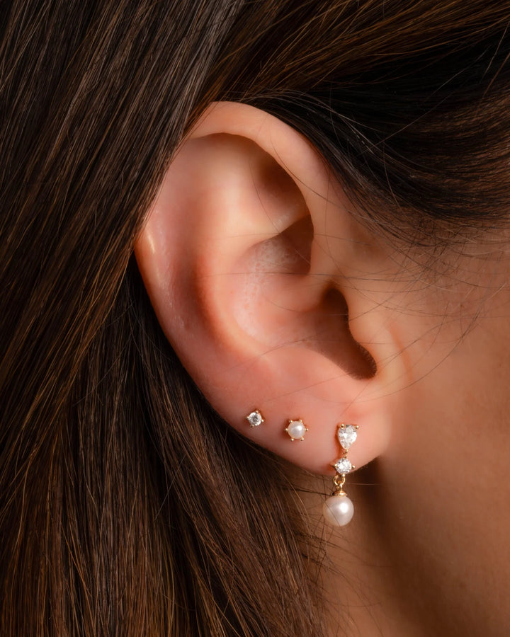 Dainty Pearl Stud