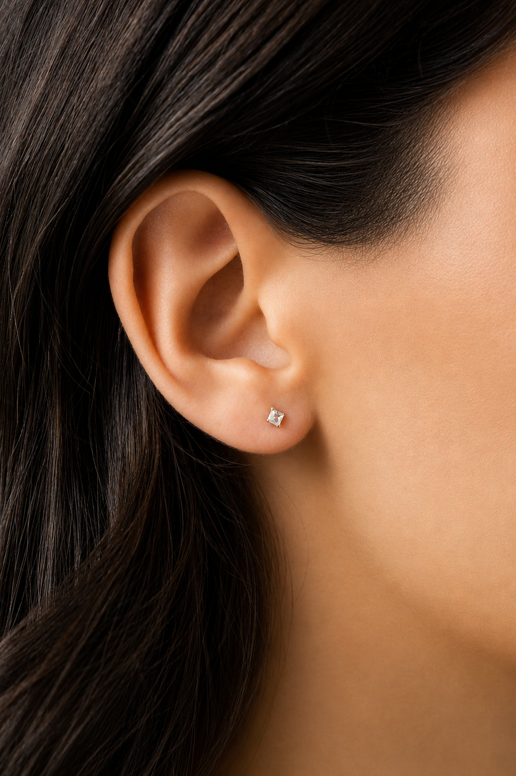 14K Starburst White Sapphire Flat Back Stud