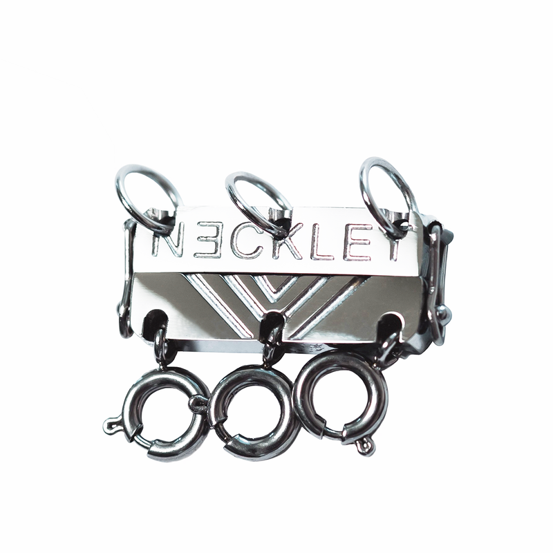 Necklet triple layering clasp deals